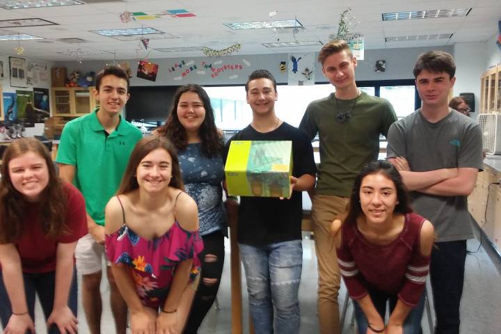 GlenOak students learn from kit won in giveaway!